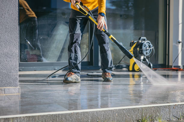Best Garage Pressure Washing  in North Weeki Wachee, FL